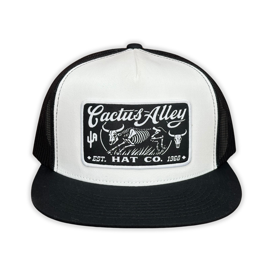 "Hueso" - 6006 Black/White/Black Mesh, Snapback Cap